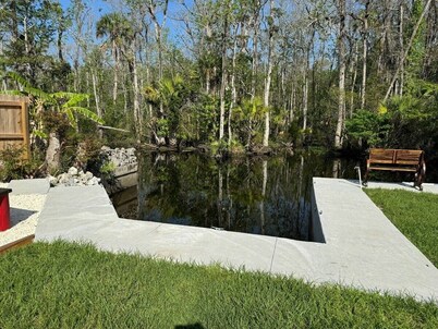 Camp Manatee-waterfront, pet-friendly, kayaks, boatslip,fire pit, fishing poles