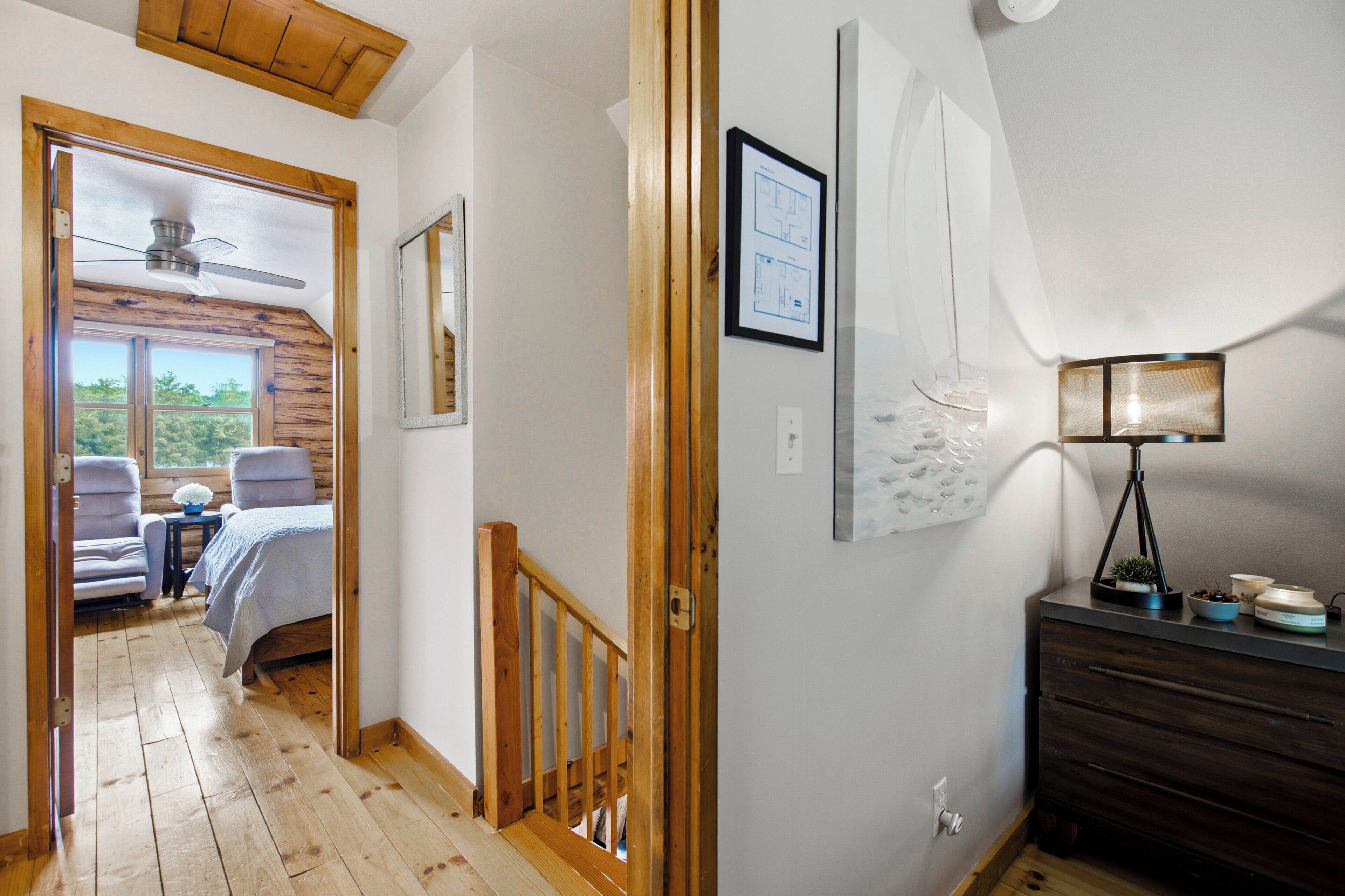 2 bedrooms, desk, iron/ironing board, WiFi (free)