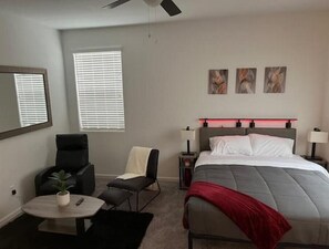 3 bedrooms, iron/ironing board, WiFi, bed sheets - Cozy Suites in a New House! (Visalia)