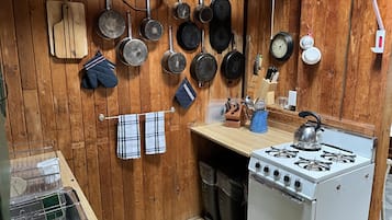 Réfrigérateur, four, plaque de cuisson