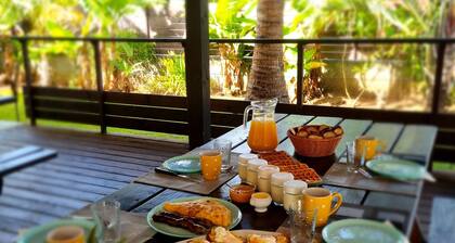 MOOREA FARE HONU MOOREA