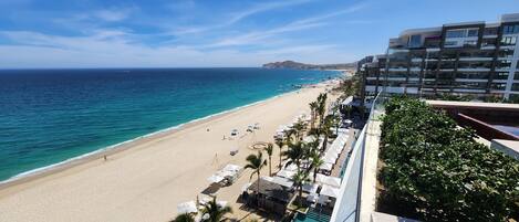 Liegestühle, Strandtücher