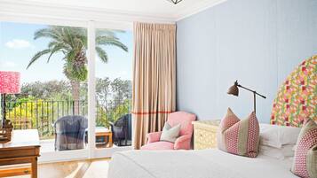 Egyptian cotton sheets, premium bedding, down comforters, pillowtop beds