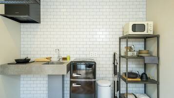 Design Double Room, 1 Double Bed, Private Pool | Private kitchen | Coffee/tea maker, electric kettle