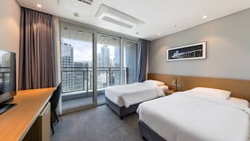 Standard-Zweibettzimmer, Stadtblick | Schallisolierte Zimmer, kostenloses WLAN, Bettwäsche