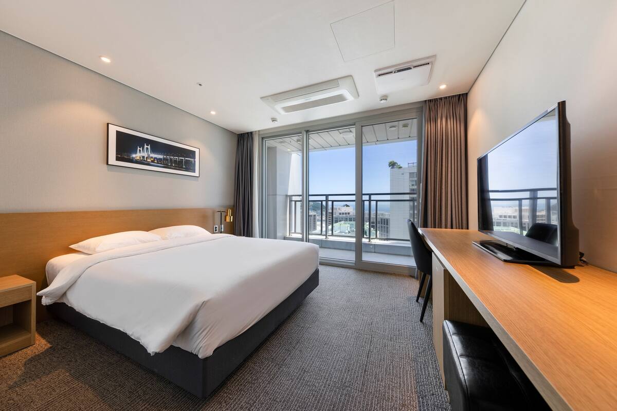 Standard Double City | Soundproofing, WiFi (free), bed sheets