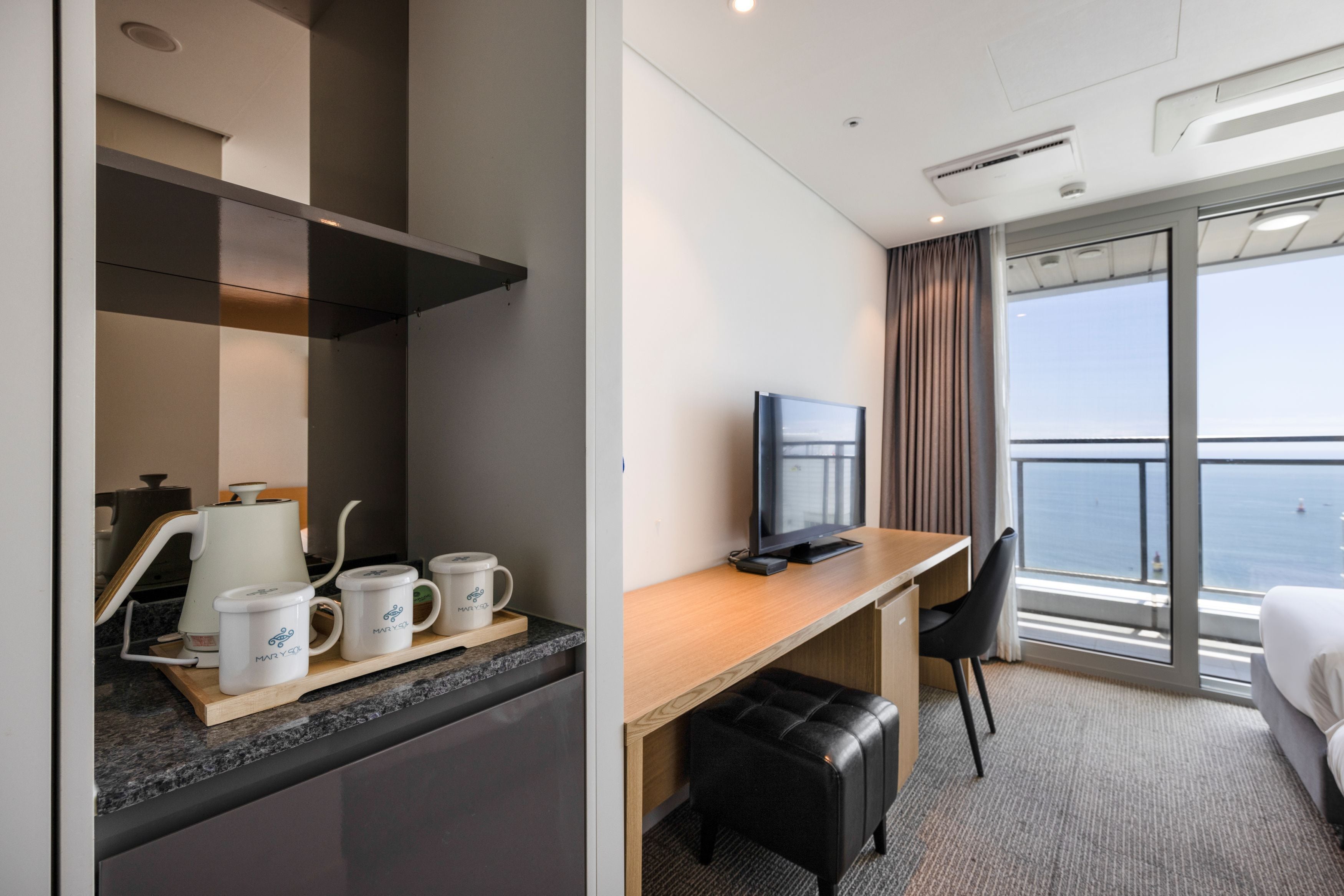 Deluxe Twin Ocean | Soundproofing, free WiFi, bed sheets