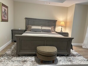 3 habitaciones, tabla de planchar con plancha, wifi y ropa de cama