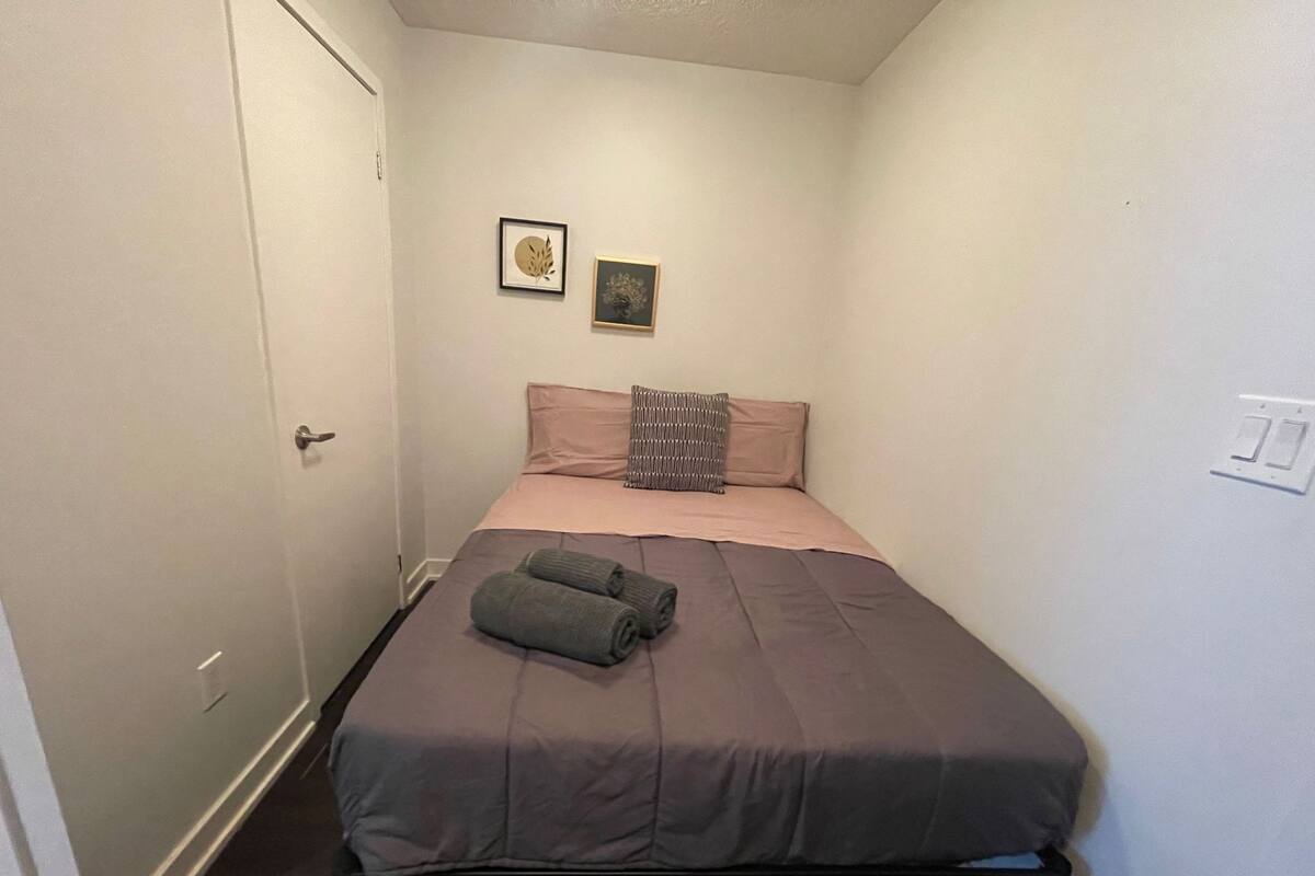 Deluxe Single Room | WiFi (free)