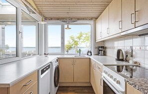 Geladeira, cooktop, lava-louças, cafeteira/chaleira