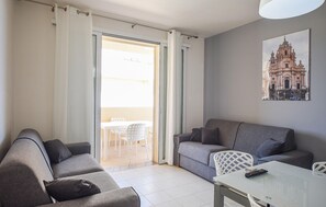 TV - Stunning apartment in Marina di Ragusa (Marina di Ragusa)