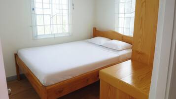 2 habitaciones, tabla de planchar con plancha, wifi y ropa de cama