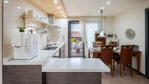 Basic Room, 2 Bedrooms (Hwangnam Inn Cottage) | 1 bilik tidur, Wi-fi percuma 