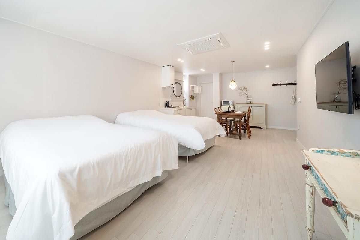 Kamar Basic, 1 kamar tidur (Room 302) | 1 kamar tidur dan Wi-Fi gratis
