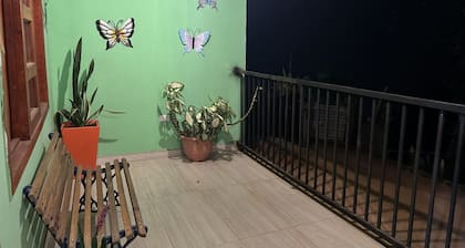CĂłmoda Ecocasa en Dapa cerca Cali Relajate en Pareja. Restaurantes, senderismo,