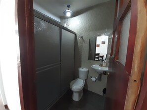 Dusche, Handtücher, Seife, Toilettenpapier