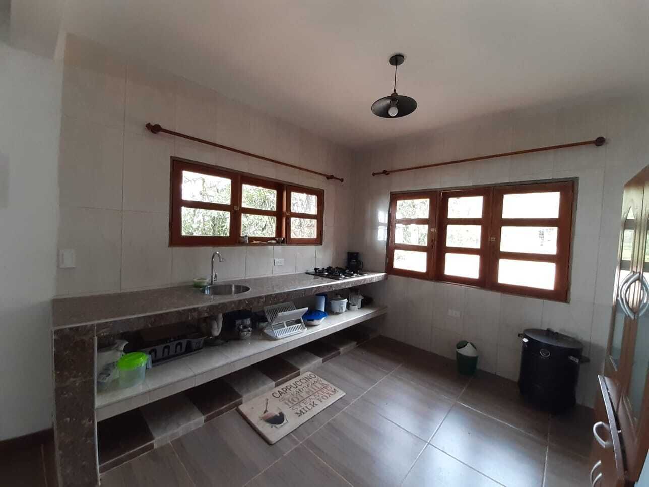 Stovetop, coffee/tea maker, blender, cookware/dishes/utensils