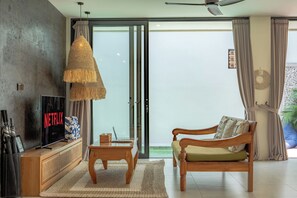 Deluxe Villa | Living room | Flat-screen TV - Kammara 5 Villa by Betterplace (Canggu)