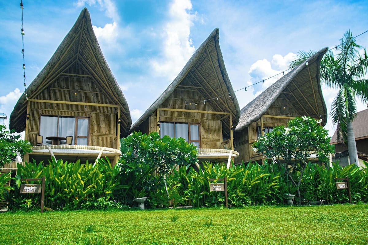 Signature Pool Villa | Egyptian cotton sheets, premium bedding, memory foam beds, WiFi (free)