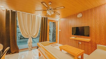 奢华单人房 | 埃及棉床单、高档床上用品、记忆海绵床垫、免费 WiFi