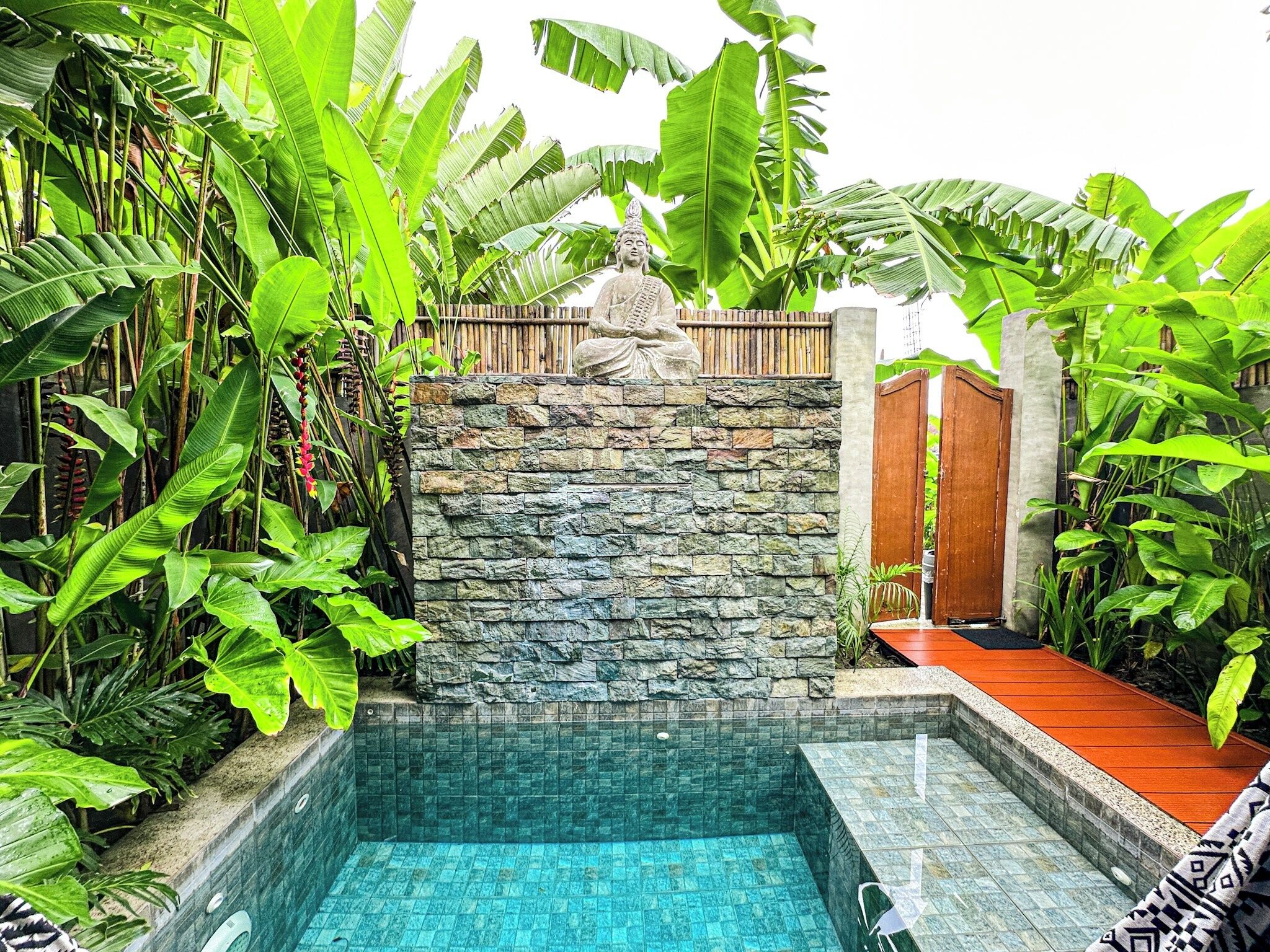 浪漫客房 | 埃及棉床单、高档床上用品、记忆海绵床垫、免费 WiFi