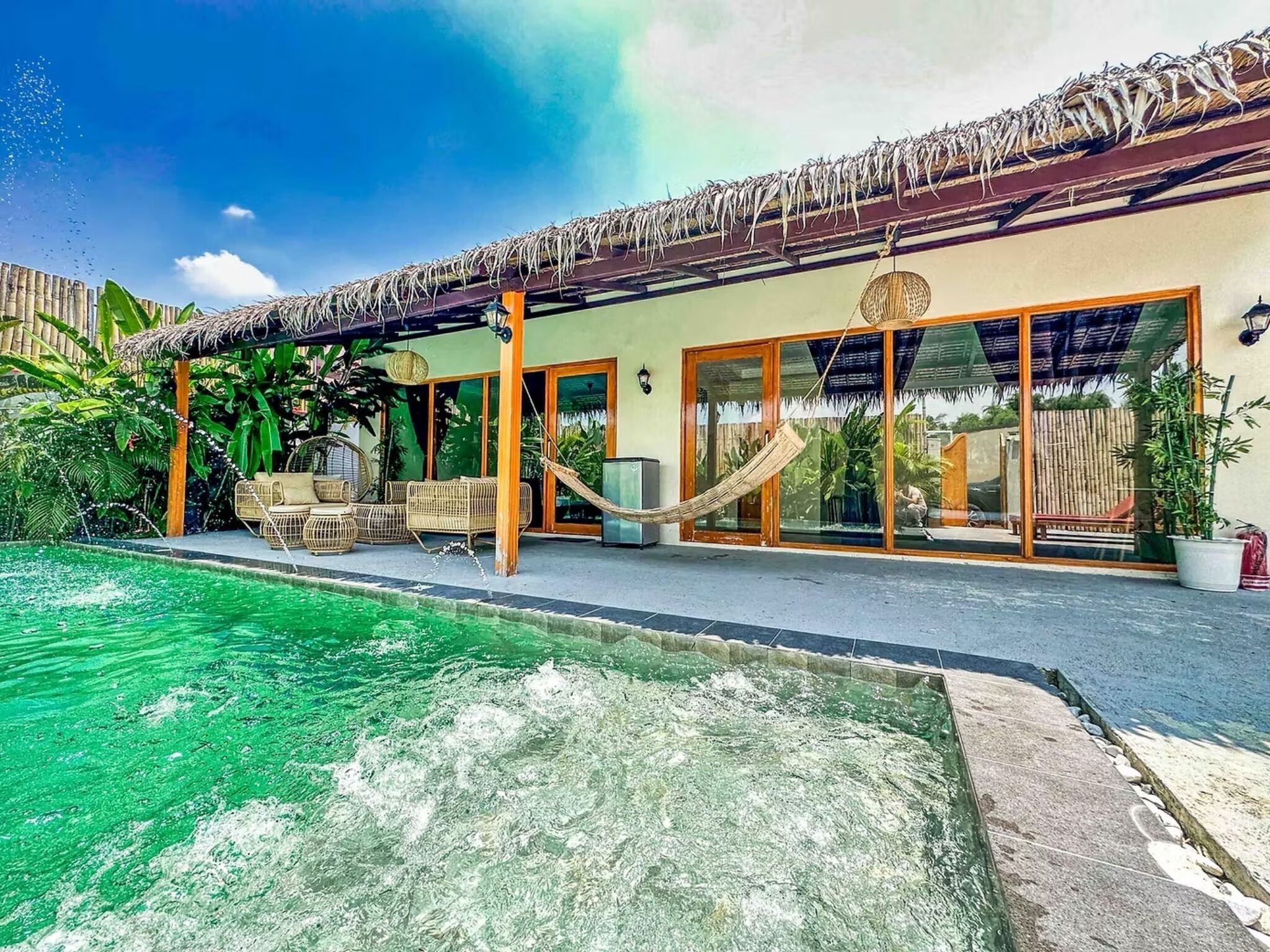 高级双人房 | 埃及棉床单、高档床上用品、记忆海绵床垫、免费 WiFi