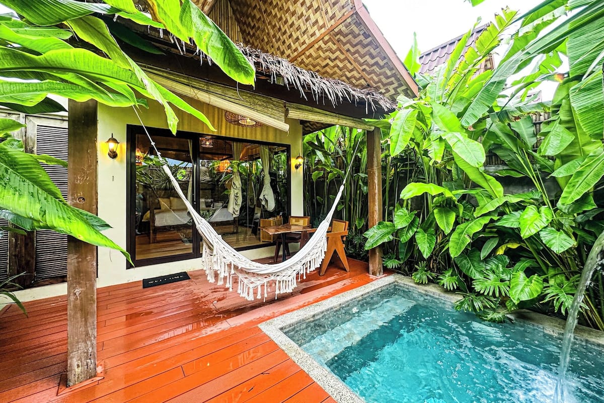 Presidential Private Villa | Egyptian cotton sheets, premium bedding, memory foam beds, free WiFi