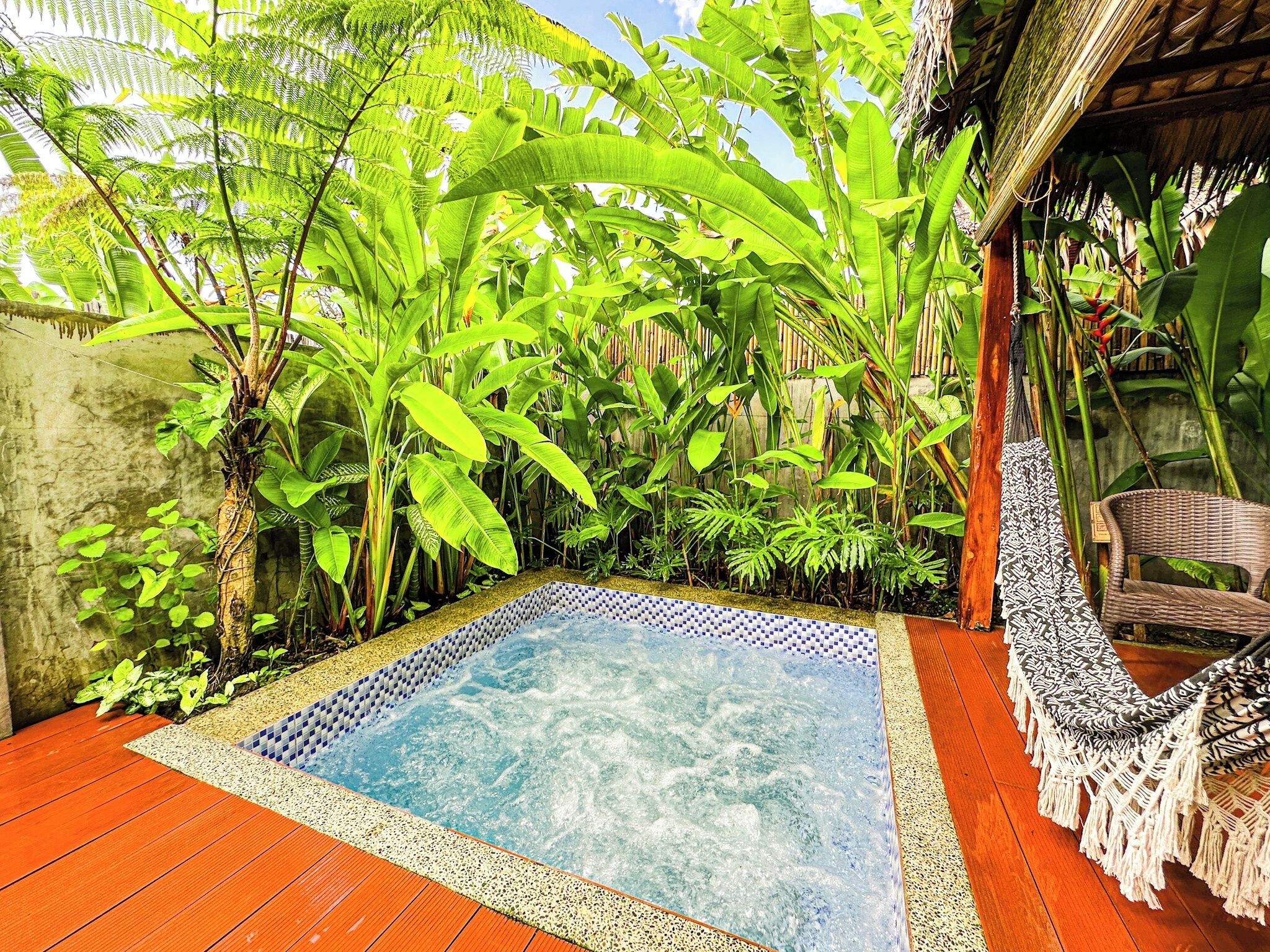 Deluxe Cabin, 1 King Bed, Non Smoking, Pool View | Egyptian cotton sheets, premium bedding, memory foam beds, free WiFi