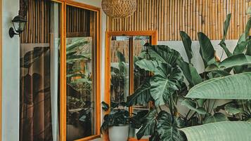 Egyptian cotton sheets, premium bedding, memory foam beds, free WiFi