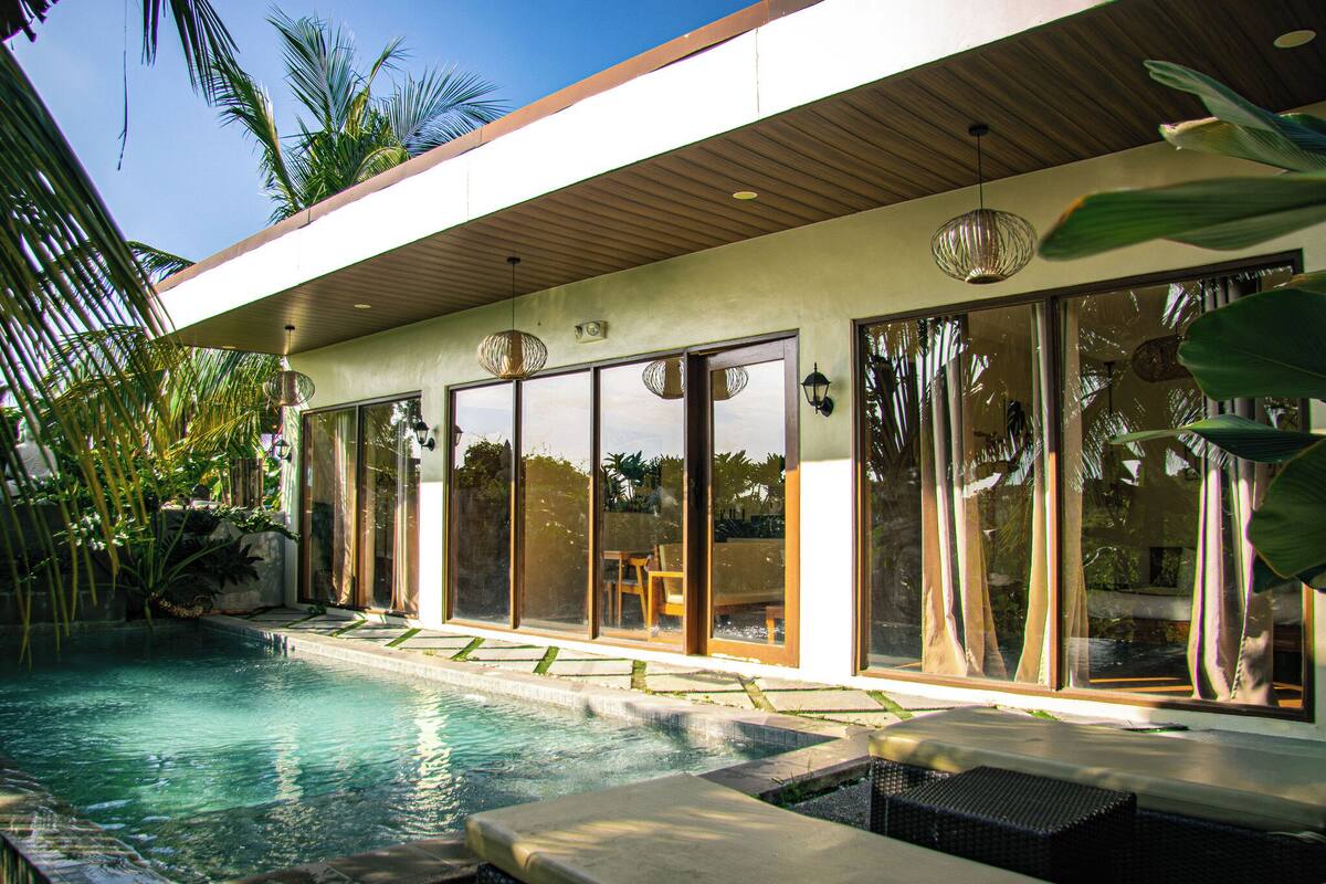 Prime Villa 2 | Egyptian cotton sheets, premium bedding, memory foam beds, WiFi (free)