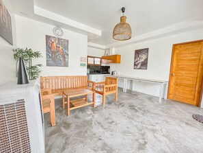 Grand Villa 3 | Egyptian cotton sheets, premium bedding, memory foam beds, free WiFi - Reca Resort (Porac)