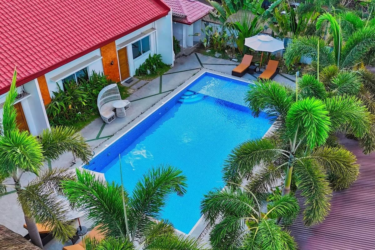 Grand Villa 1 | Egyptian cotton sheets, premium bedding, memory foam beds, WiFi (free)