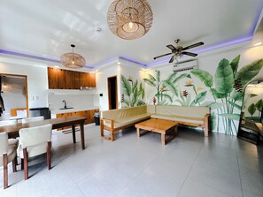 家庭双人房或双床房 | 埃及棉床单、高档床上用品、记忆海绵床垫、免费 WiFi