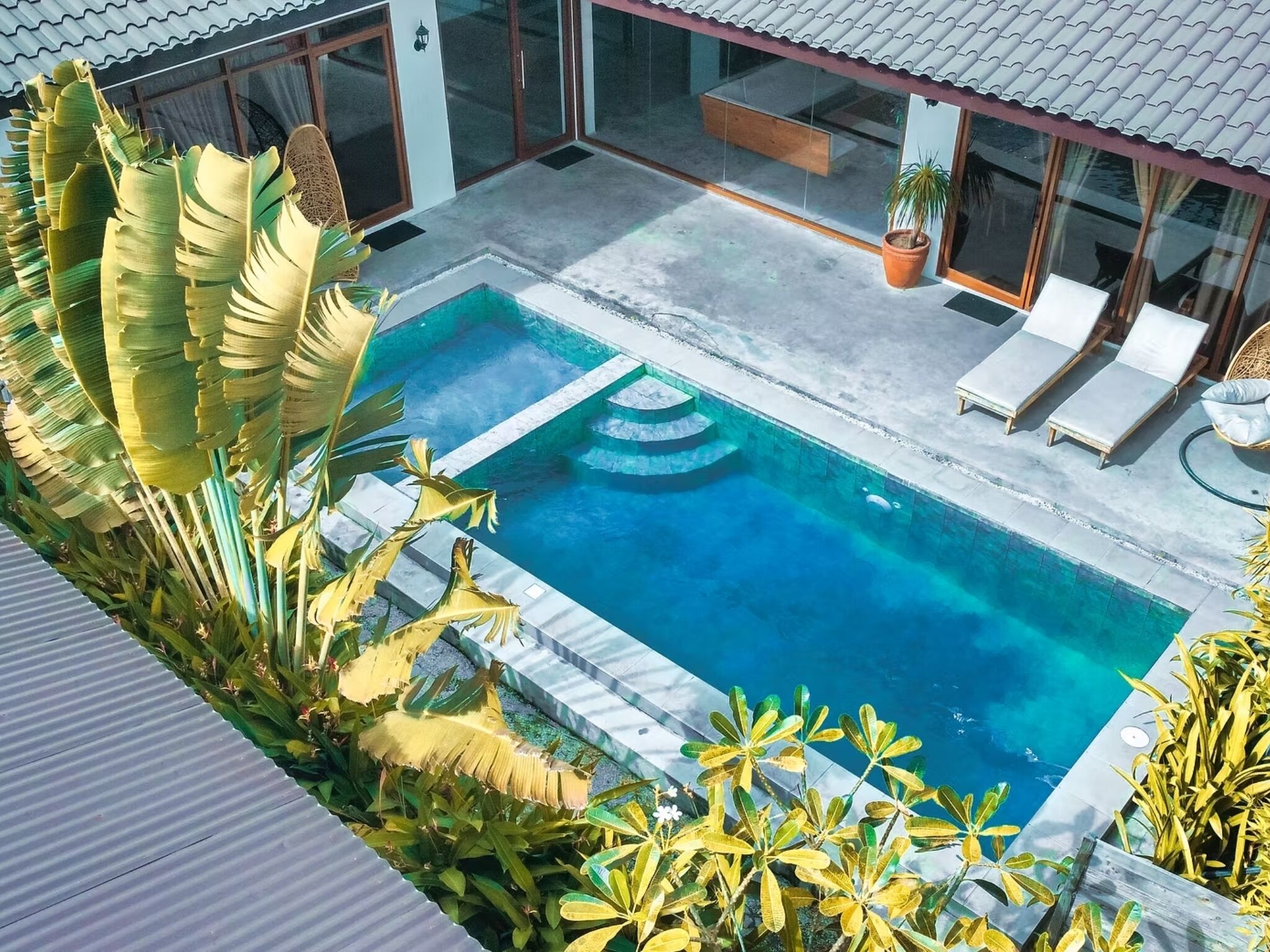 皇家双人房或双床房 | 埃及棉床单、高档床上用品、记忆海绵床垫、免费 WiFi