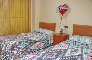 2 bedrooms, iron/ironing board - Apartment Reyes, in Conil de la Fra. (Conil de la Fra.)