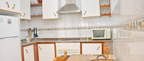 Fridge, microwave, oven, coffee/tea maker