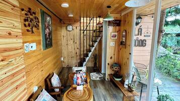 Romantic Quadruple Room, 1 Bedroom, Partial Lake View | 3 bedrooms, iron/ironing board, free WiFi, bed sheets