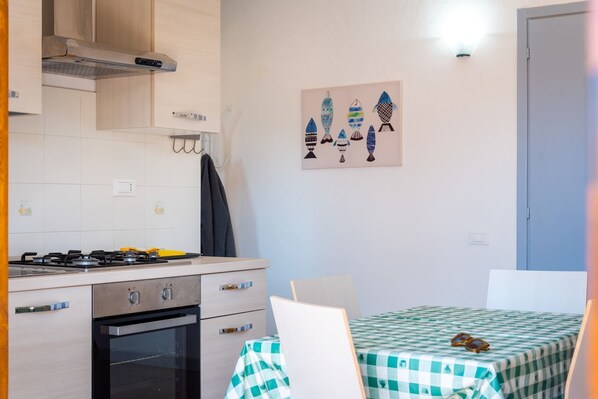 Fridge, oven