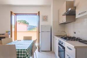 Fridge, oven