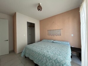 3 sovrum, strykjärn/strykbräda, gratis wi-fi och sängkläder