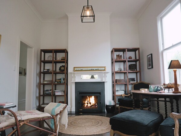 Interior - CHEVIGNON-in the heart of town (Queenscliff)