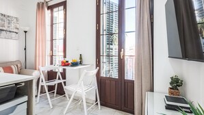 Unclassified image, 2 of 38, button - Nice duplex with terrace feria street (Sevilla)