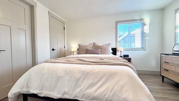 2 sovrum, skrivbord, strykjärn/strykbräda och gratis wi-fi