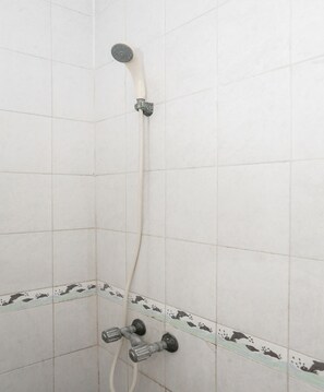 Bathroom - Townhouse Oak J&b Gunung Sahari (Jakarta)
