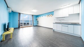 Basic Room, 1 Bedroom (202) | 1 bedroom, free WiFi - Jebudo Gloria Pension (Hwaseong)