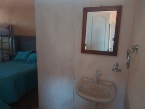 3 dormitorios, tabla de planchar con plancha, wifi y ropa de cama