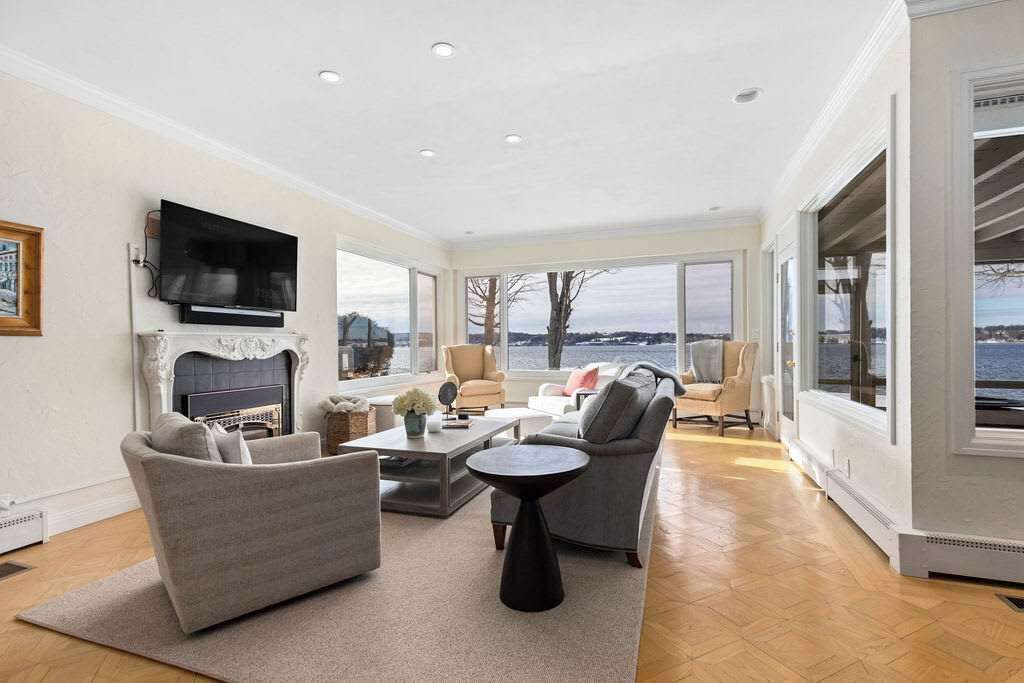 TV, fireplace, video games, offices