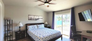 3 Schlafzimmer, Schreibtisch, Bügeleisen/Bügelbrett, Reisekinderbett