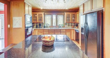 Riverside Texas Retreat w/ Wraparound Porch!