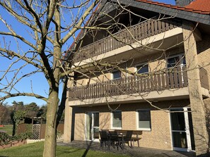 Exterior - Apartment 'Seeblick' with Balcony and Wi-Fi (Versmold)
